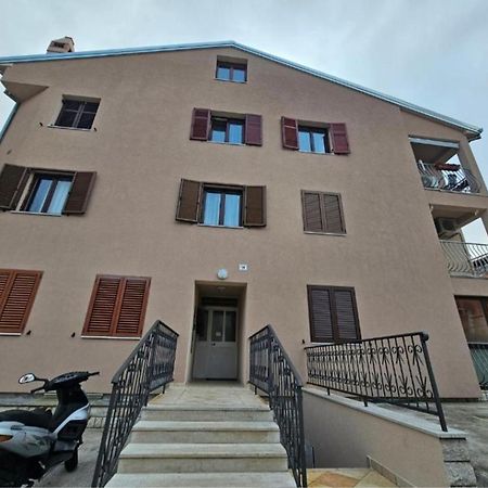 Apartment Gloria Ровин Екстериор снимка