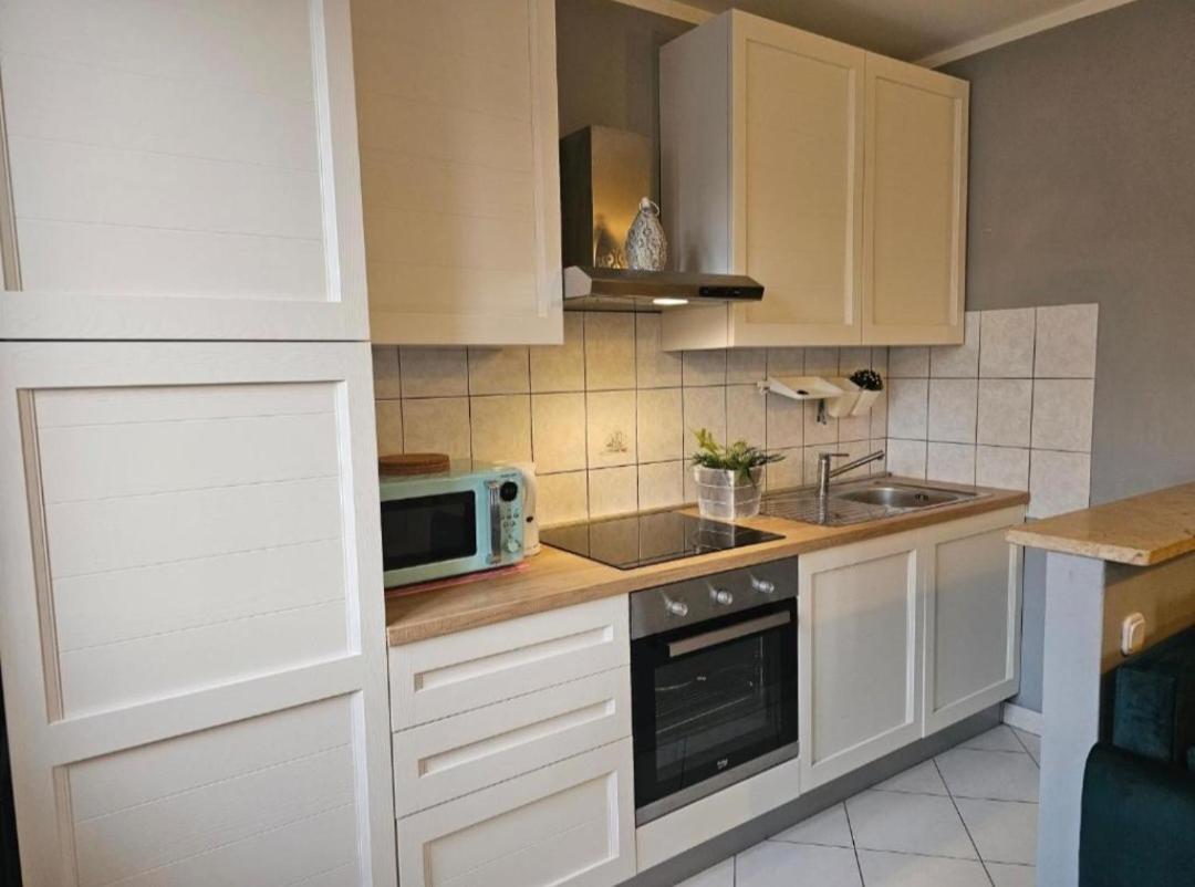 Apartment Gloria Ровин Екстериор снимка