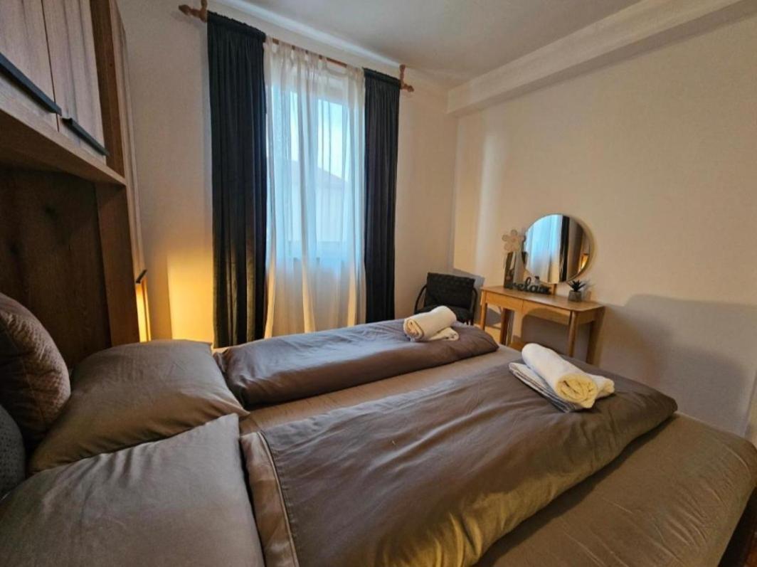 Apartment Gloria Ровин Екстериор снимка