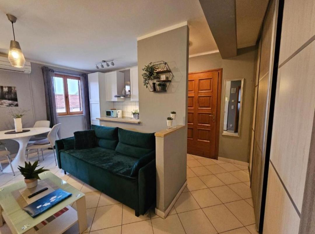 Apartment Gloria Ровин Екстериор снимка