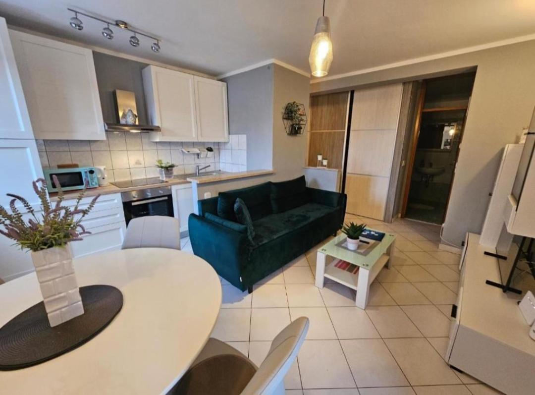 Apartment Gloria Ровин Екстериор снимка