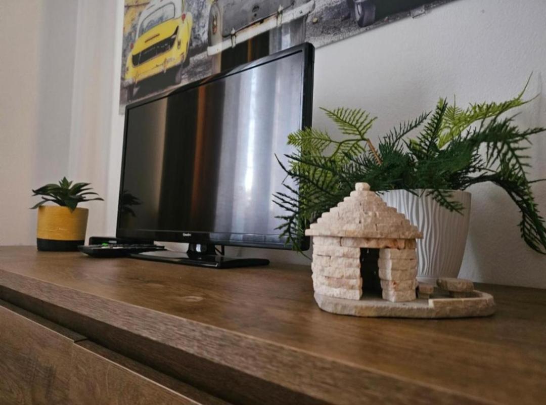 Apartment Gloria Ровин Екстериор снимка